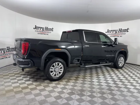 More photos of 2022 GMC Sierra 2500HD Denali at Jerry Hunt Supercenter - Lexington, NC