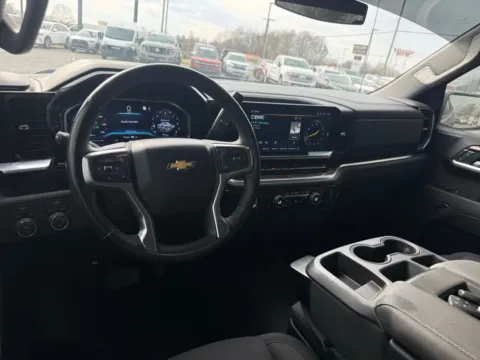 More photos of 2022 Chevrolet Silverado 1500 LT at Jerry Hunt Supercenter - Lexington, NC