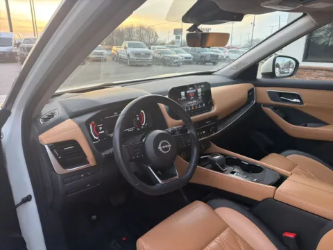 More photos of 2023 Nissan Rogue Platinum at Jerry Hunt Supercenter - Lexington, NC