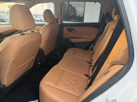 More photos of 2023 Nissan Rogue Platinum at Jerry Hunt Supercenter - Lexington, NC