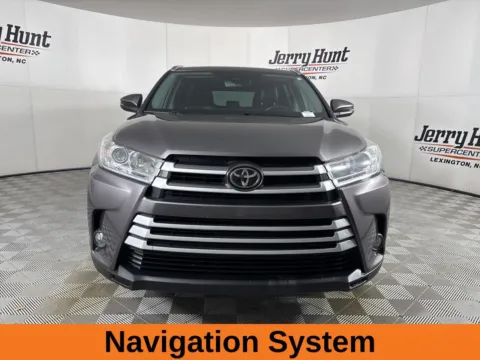 More photos of 2019 Toyota Highlander XLE at Jerry Hunt Supercenter - Lexington, NC