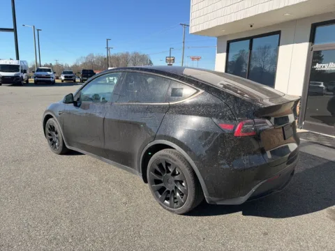 More photos of 2021 Tesla Model Y Long Range at Jerry Hunt Supercenter - Lexington, NC