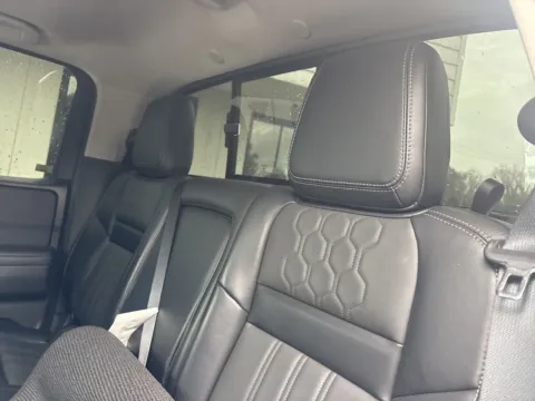 More photos of 2024 Nissan Frontier SL at Jerry Hunt Supercenter - Lexington, NC