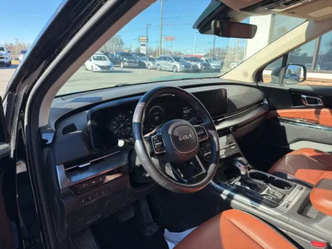 More photos of 2024 Kia Carnival SX Prestige at Jerry Hunt Supercenter - Lexington, NC