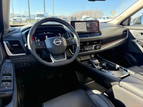 More photos of 2025 Nissan Rogue Platinum at Jerry Hunt Supercenter - Lexington, NC