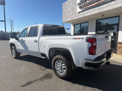 More photos of 2022 Chevrolet Silverado 2500HD LT at Jerry Hunt Supercenter - Lexington, NC