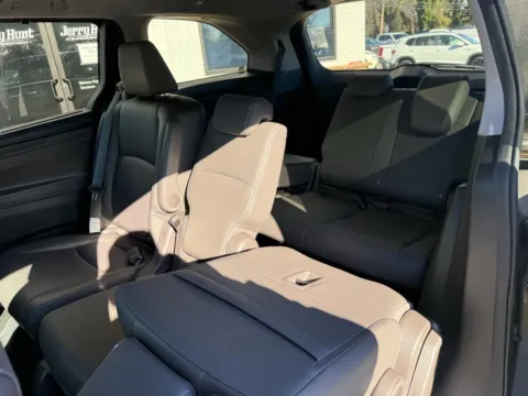 More photos of 2022 Honda Odyssey EX-L at Jerry Hunt Supercenter - Lexington, NC