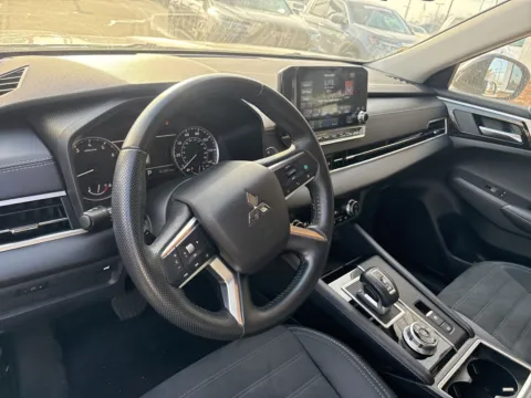 More photos of 2024 Mitsubishi Outlander SE at Jerry Hunt Supercenter - Lexington, NC