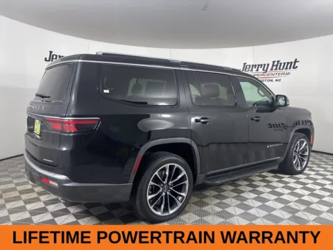 More photos of 2022 Jeep Wagoneer Series II at Jerry Hunt Supercenter - Lexington, NC