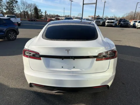 More photos of 2022 Tesla Model S at Jerry Hunt Supercenter - Lexington, NC