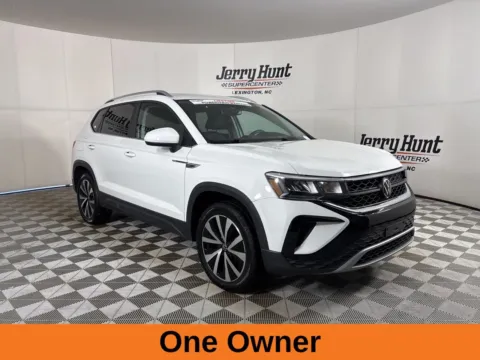 More photos of 2023 Volkswagen Taos 1.5T SE at Jerry Hunt Supercenter - Lexington, NC