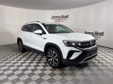 More photos of 2023 Volkswagen Taos 1.5T SE at Jerry Hunt Supercenter - Lexington, NC