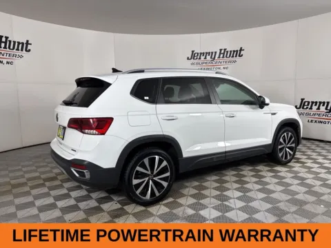 More photos of 2023 Volkswagen Taos 1.5T SE at Jerry Hunt Supercenter - Lexington, NC