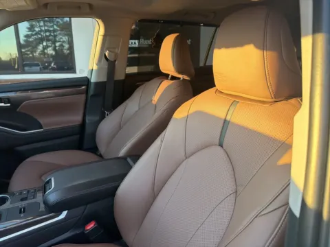 Another view of 2025 Toyota Highlander Hybrid Limited 25th Edition for sale in Lexington, NC at Jerry Hunt Supercenter - Lexington