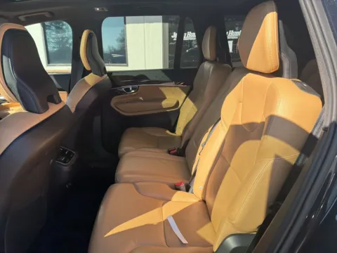 More photos of 2019 Volvo XC90 T6 Momentum at Jerry Hunt Supercenter - Lexington, NC