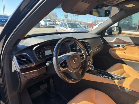 More photos of 2019 Volvo XC90 T6 Momentum at Jerry Hunt Supercenter - Lexington, NC