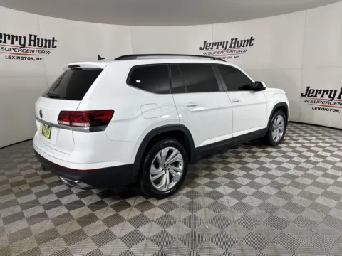 More photos of 2023 Volkswagen Atlas 3.6L V6 SE w/Technology at Jerry Hunt Supercenter - Lexington, NC