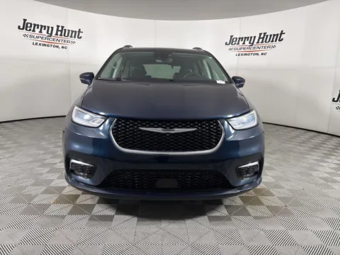 Another view of 2021 Chrysler Pacifica Touring L for sale in Lexington, NC at Jerry Hunt Supercenter - Lexington