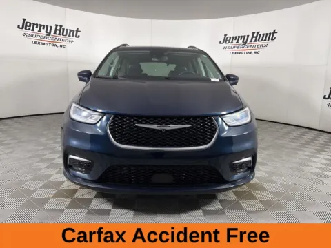 More photos of 2021 Chrysler Pacifica Touring L at Jerry Hunt Supercenter - Lexington, NC