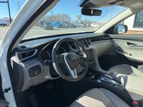 More photos of 2023 INFINITI QX50 LUXE at Jerry Hunt Supercenter - Lexington, NC