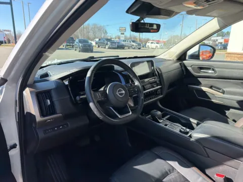 More photos of 2023 Nissan Pathfinder Platinum at Jerry Hunt Supercenter - Lexington, NC