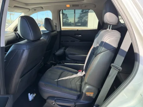 More photos of 2023 Nissan Pathfinder Platinum at Jerry Hunt Supercenter - Lexington, NC