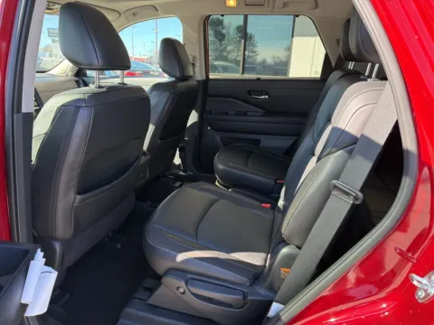 More photos of 2023 Nissan Pathfinder SL at Jerry Hunt Supercenter - Lexington, NC