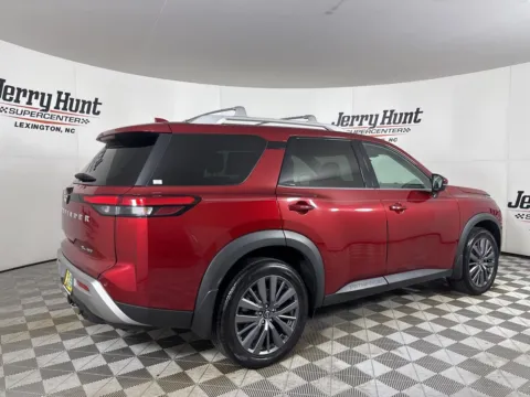 More photos of 2023 Nissan Pathfinder SL at Jerry Hunt Supercenter - Lexington, NC