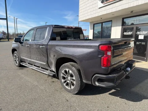 More photos of 2022 Chevrolet Silverado 1500 High Country at Jerry Hunt Supercenter - Lexington, NC