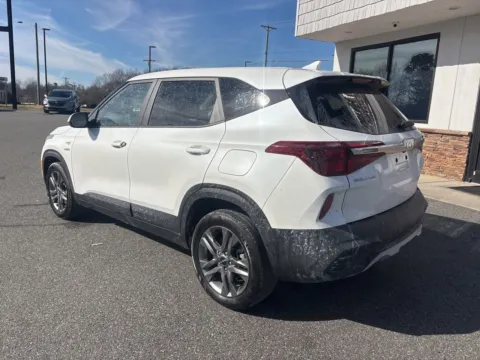 More photos of 2023 Kia Seltos LX at Jerry Hunt Supercenter - Lexington, NC