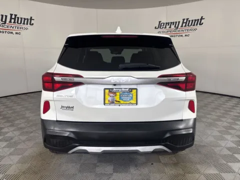 More photos of 2023 Kia Seltos LX at Jerry Hunt Supercenter - Lexington, NC