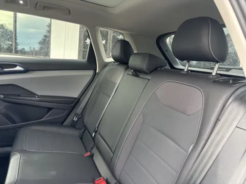 More photos of 2024 Volkswagen Taos 1.5T SE at Jerry Hunt Supercenter - Lexington, NC