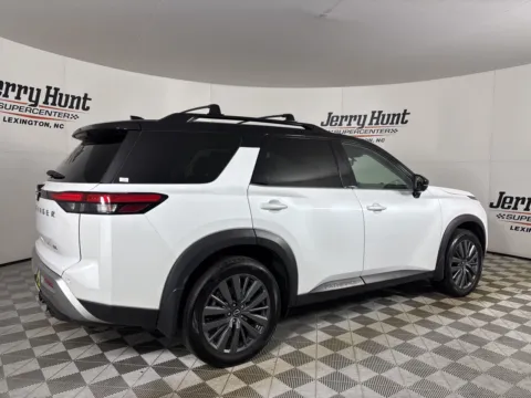 More photos of 2025 Nissan Pathfinder SL at Jerry Hunt Supercenter - Lexington, NC