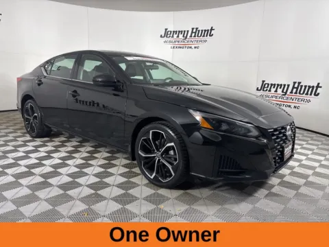 More photos of 2023 Nissan Altima 2.5 SR at Jerry Hunt Supercenter - Lexington, NC
