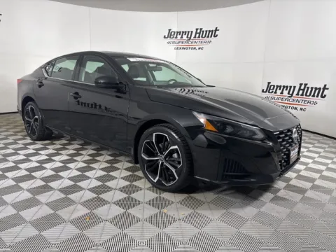 More photos of 2023 Nissan Altima 2.5 SR at Jerry Hunt Supercenter - Lexington, NC