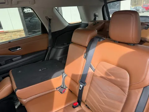 More photos of 2023 Nissan Pathfinder Platinum at Jerry Hunt Supercenter - Lexington, NC