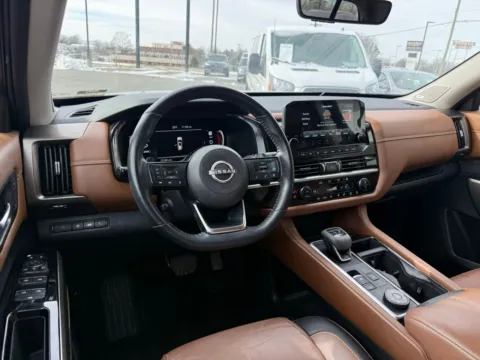 More photos of 2023 Nissan Pathfinder Platinum at Jerry Hunt Supercenter - Lexington, NC