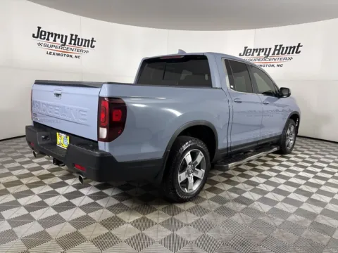 More photos of 2025 Honda Ridgeline RTL at Jerry Hunt Supercenter - Lexington, NC