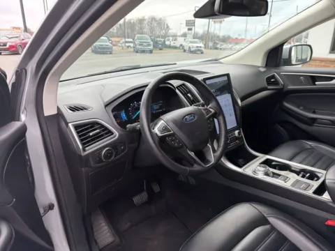 More photos of 2024 Ford Edge SEL at Jerry Hunt Supercenter - Lexington, NC