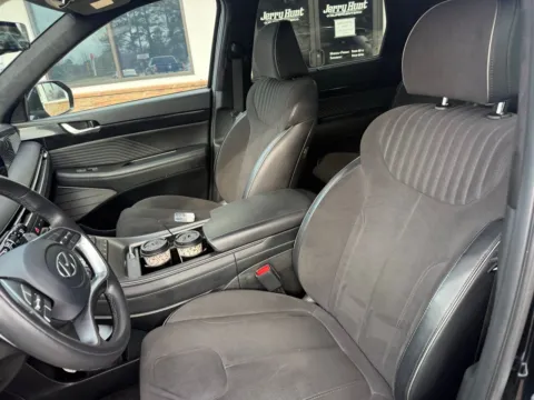 Another view of 2025 Hyundai Palisade Calligraphy Night Edition for sale in Lexington, NC at Jerry Hunt Supercenter - Lexington