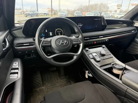 More photos of 2025 Hyundai Palisade Calligraphy Night Edition at Jerry Hunt Supercenter - Lexington, NC