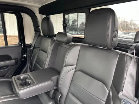 More photos of 2021 Jeep Gladiator Overland at Jerry Hunt Supercenter - Lexington, NC