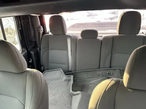 More photos of 2023 Jeep Gladiator Sport at Jerry Hunt Supercenter - Lexington, NC