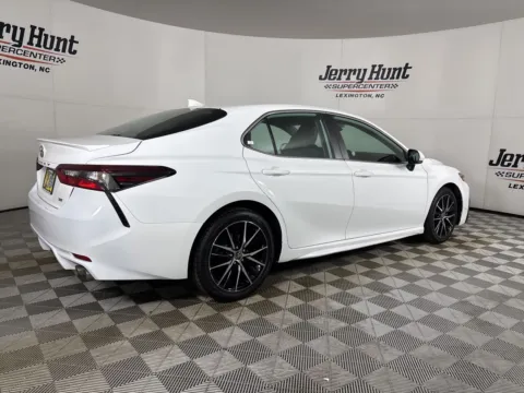 More photos of 2024 Toyota Camry SE at Jerry Hunt Supercenter - Lexington, NC
