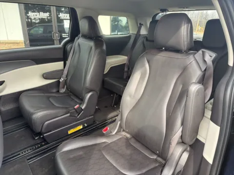 More photos of 2023 Kia Carnival LX at Jerry Hunt Supercenter - Lexington, NC