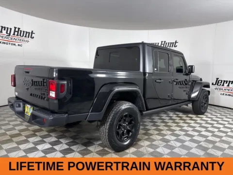 More photos of 2022 Jeep Gladiator Willys at Jerry Hunt Supercenter - Lexington, NC