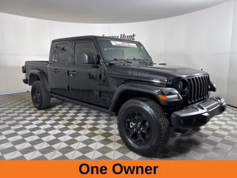 More photos of 2022 Jeep Gladiator Willys at Jerry Hunt Supercenter - Lexington, NC
