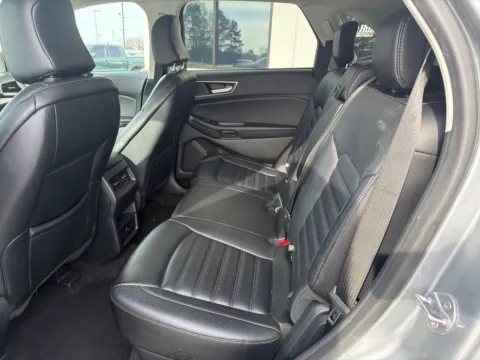 More photos of 2024 Ford Edge SEL at Jerry Hunt Supercenter - Lexington, NC