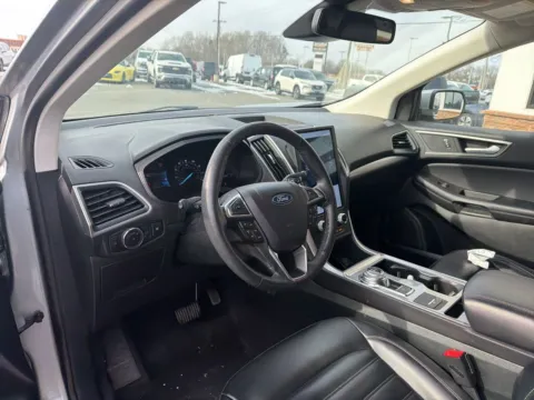 More photos of 2024 Ford Edge SEL at Jerry Hunt Supercenter - Lexington, NC