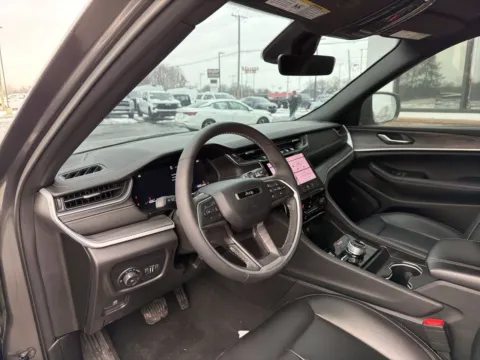 More photos of 2025 Jeep Grand Cherokee Limited at Jerry Hunt Supercenter - Lexington, NC